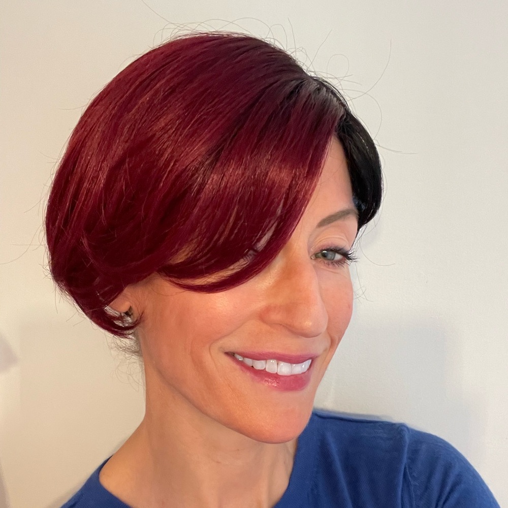 Brand new gorgeous short haircut wig!